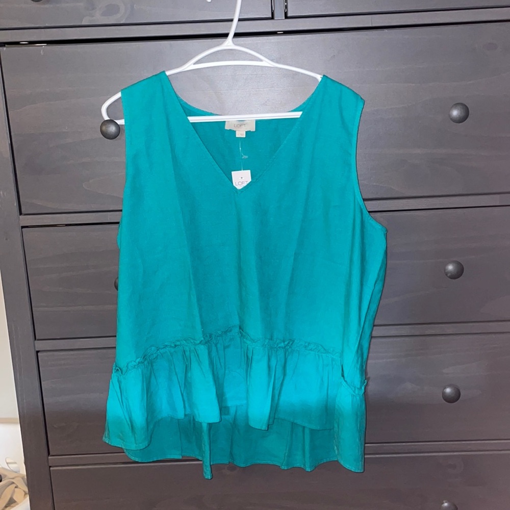 LOFT flowy sleeveless blouse NWT